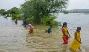 उत्तर प्रदेश में बाढ़ का संकट: 20 जिलों में स्थिति गंभीर