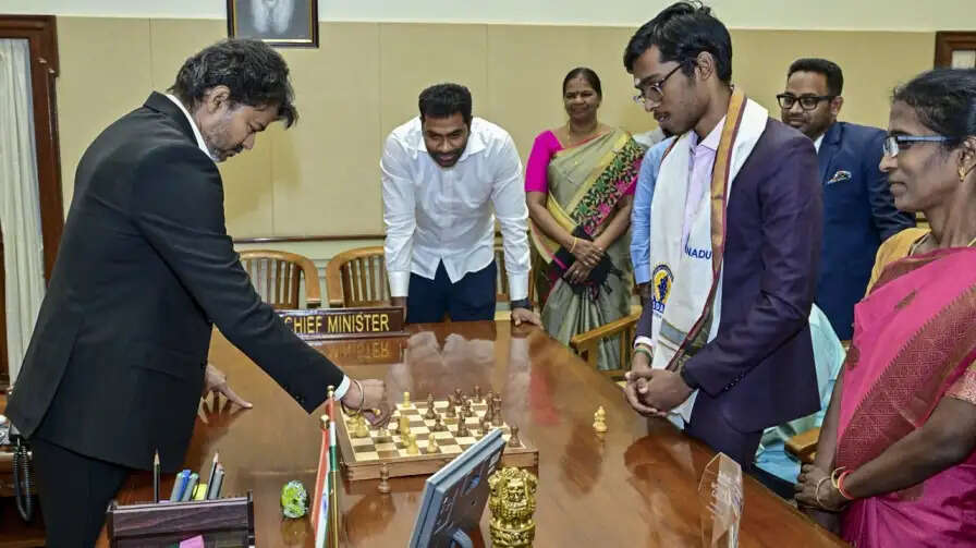 आर प्रज्ञानानंदा को तमिलनाडु सरकार से मिला 50 लाख रुपये का पुरस्कार