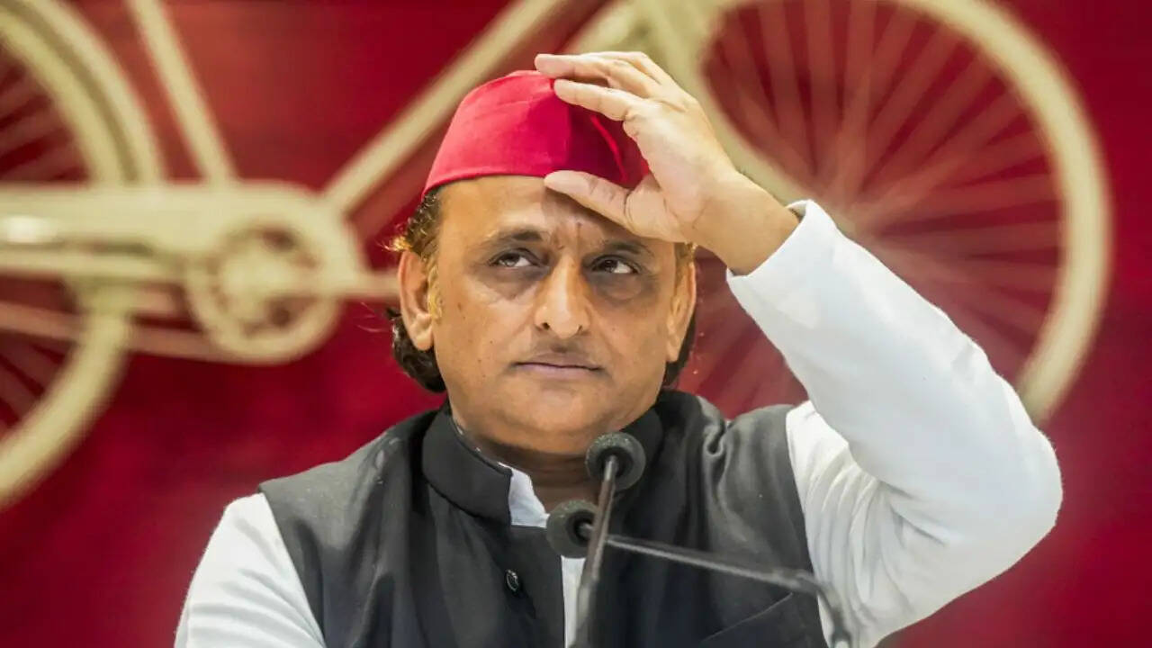 अखिलेश यादव का योगी सरकार पर हमला: मजदूरों के आंदोलन को लेकर उठाए गंभीर सवाल