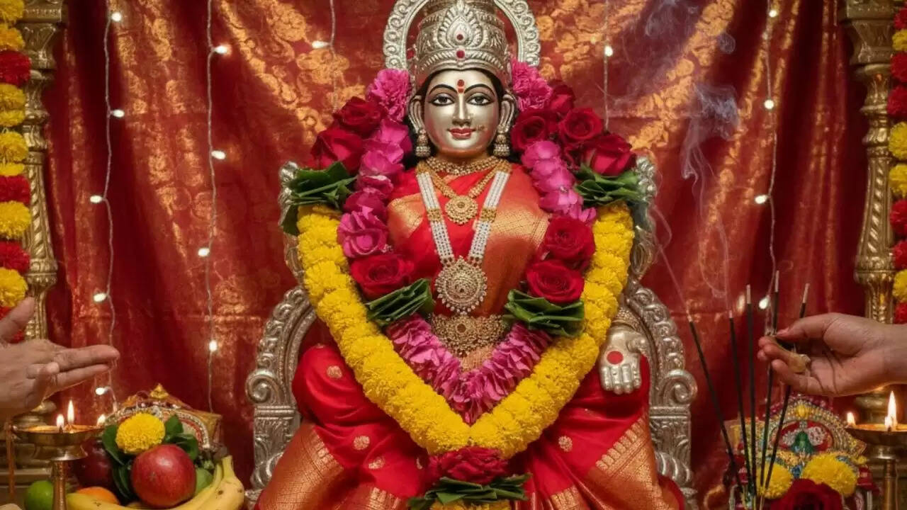 शुक्रवार को देवी लक्ष्मी और संतोषी माता की पूजा का महत्व