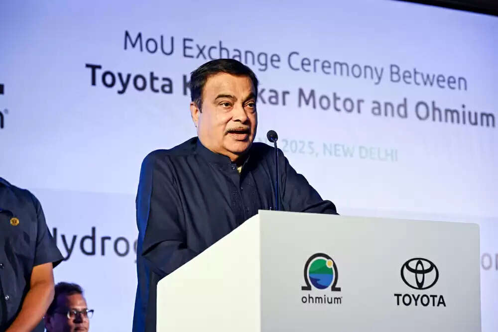 दिल्ली में प्रदूषण पर नितिन गडकरी का बयान, आम आदमी पार्टी ने किया स्वागत