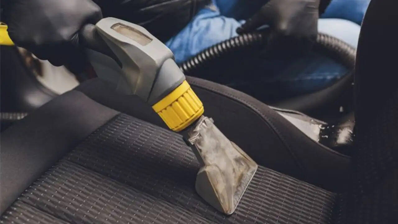 कार की सफाई के लिए आसान और प्रभावी टिप्स