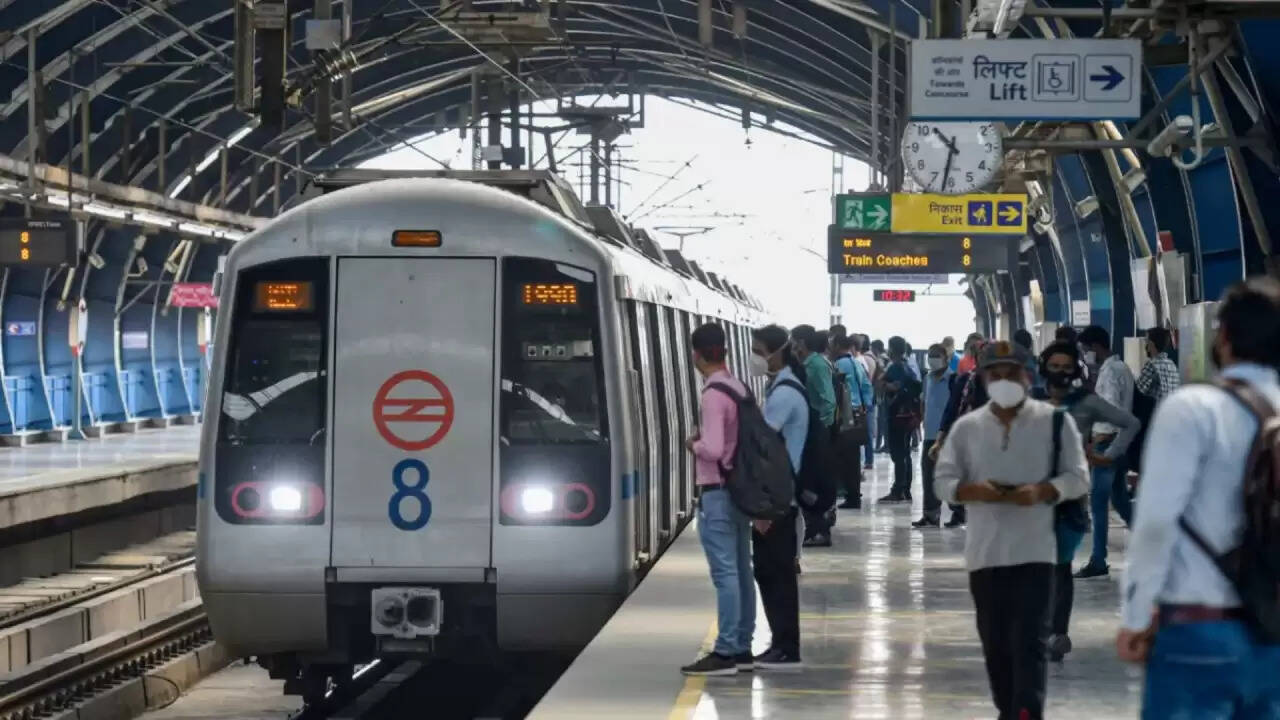 दिल्ली में 16 वर्षीय छात्र की आत्महत्या: स्कूल में मानसिक उत्पीड़न का आरोप