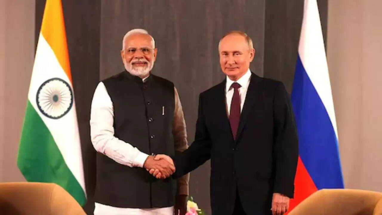 PM मोदी और पुतिन के बीच टेलीफोनिक वार्ता: यूक्रेन संकट पर चर्चा