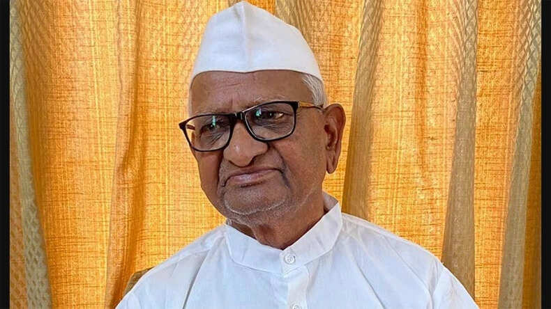 अन्ना हजारे ने राघव चड्ढा के पार्टी परिवर्तन की आलोचना की