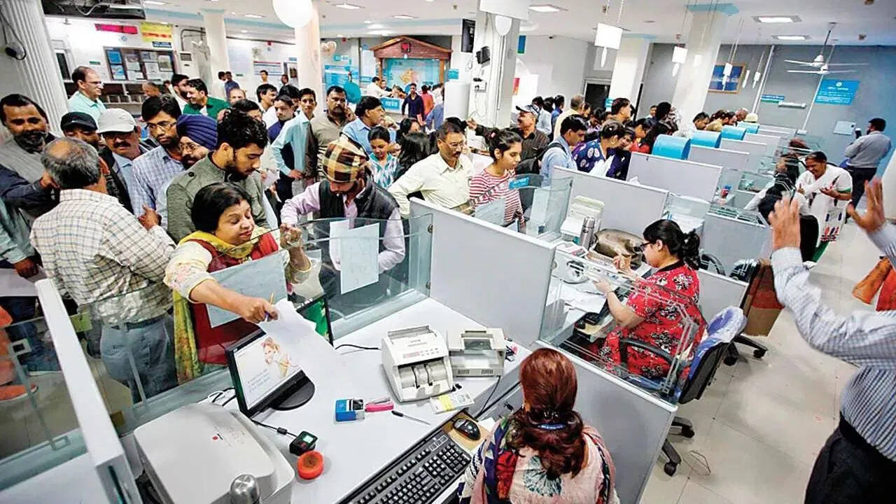 बैंकिंग चार्जेज से बचने के आसान तरीके