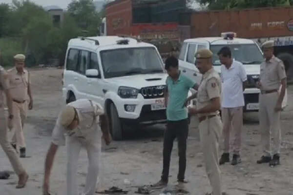दौसा में सड़क दुर्घटना में 11 लोगों की जान गई