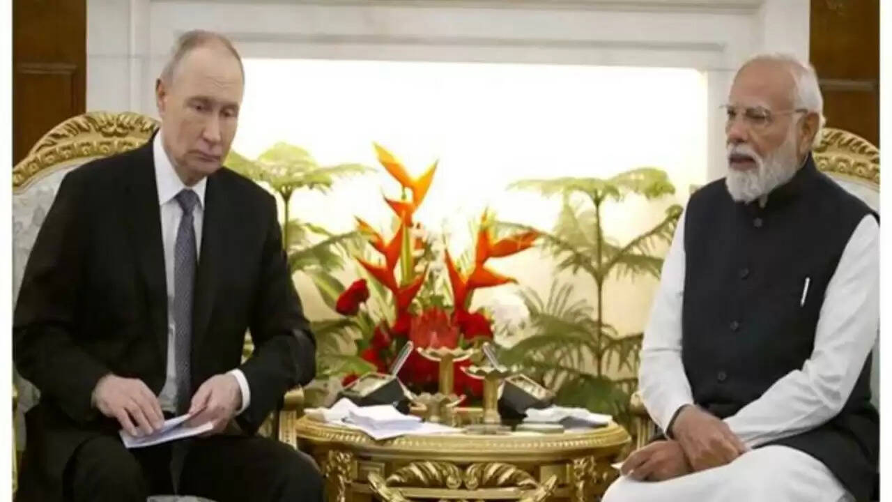 पीएम मोदी और पुतिन की मुलाकात: शांति की आवश्यकता पर जोर