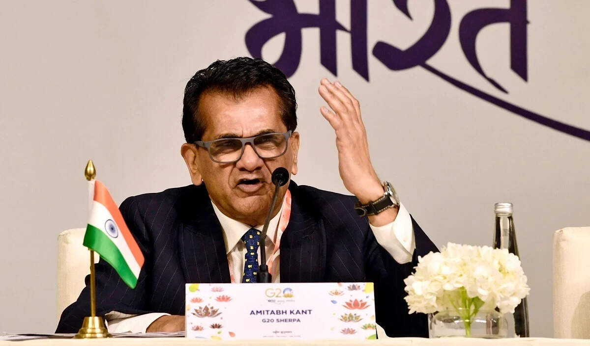 फेयरफैक्स फाइनेंशियल ने अमिताभ कांत को वरिष्ठ सलाहकार नियुक्त किया