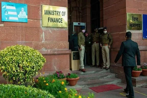 केंद्र सरकार का नया निर्देश: त्योहारों पर गिफ्ट देने पर रोक