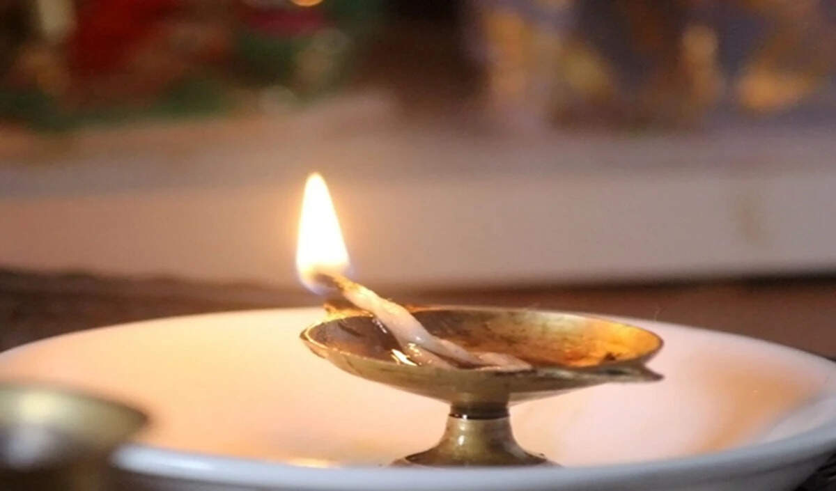 दीपक की राख के अद्भुत ज्योतिषीय उपाय और महत्व