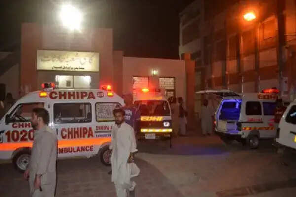 पाकिस्तान में एचआईवी संकट: 20,000 मरीज लापता, संक्रमण फैलने का खतरा