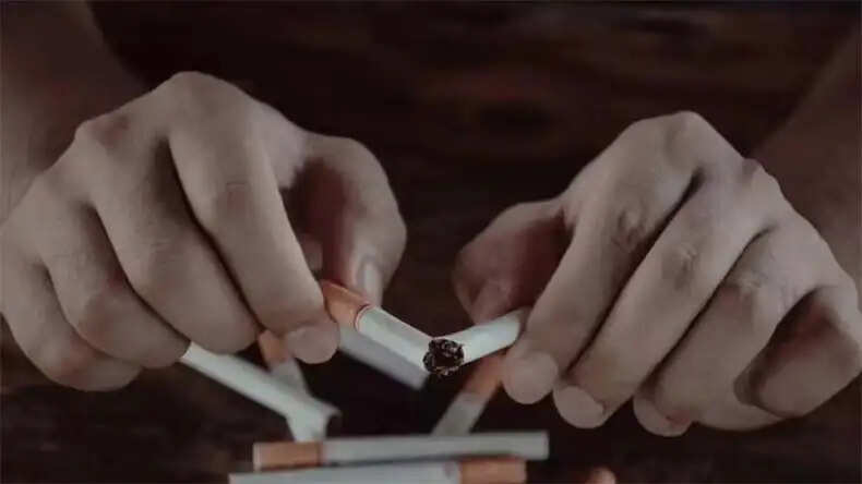 ब्रिटेन में धूम्रपान पर सख्त कानून: 2008 के बाद जन्मे लोग नहीं खरीद सकेंगे तंबाकू