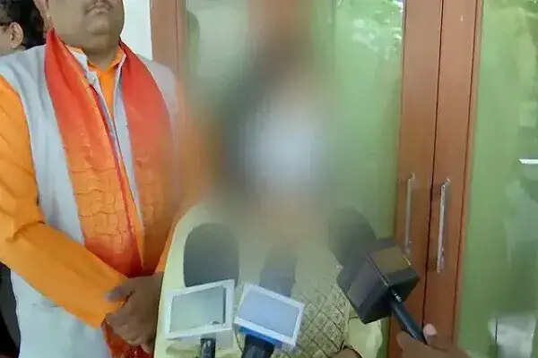 Wipro की पूर्व महिला कर्मचारी ने धार्मिक उत्पीड़न के आरोप लगाए