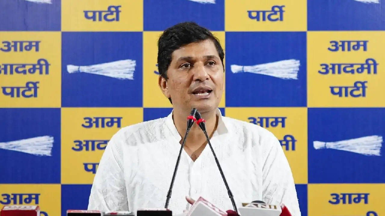 दिल्ली विधानसभा में पारदर्शिता की मांग: क्या केजरीवाल की पेशी होगी लाइव?