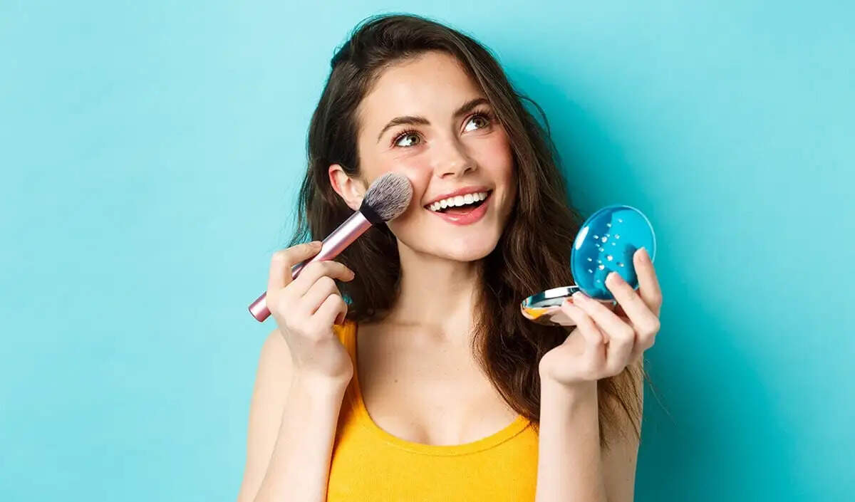 कॉम्पैक्ट पाउडर के उपयोग में आम गलतियाँ और उनके समाधान