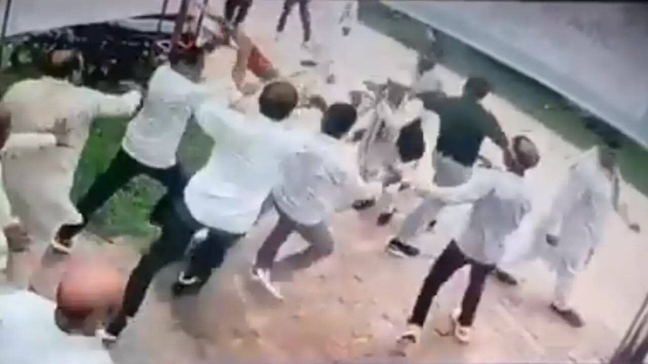 कांग्रेस पार्टी में गुटबाजी का नया मामला, हंगामे का वीडियो वायरल