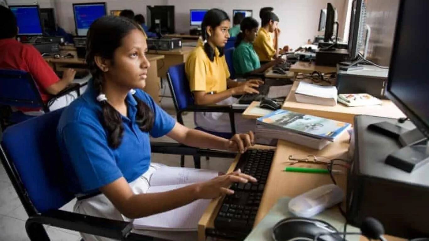 शिक्षक दिवस 2025: प्रेरणादायक शिक्षकों की कहानियाँ