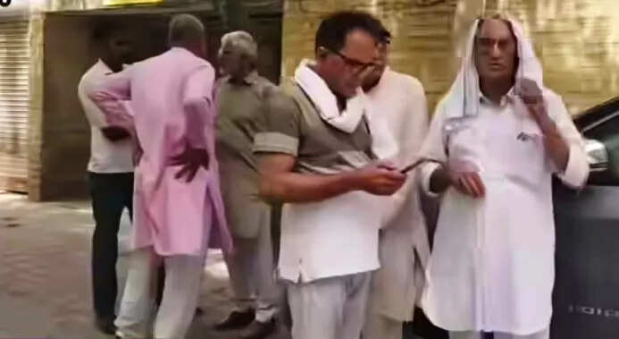 भीषण सड़क हादसे में परिवार की दर्दनाक मौत