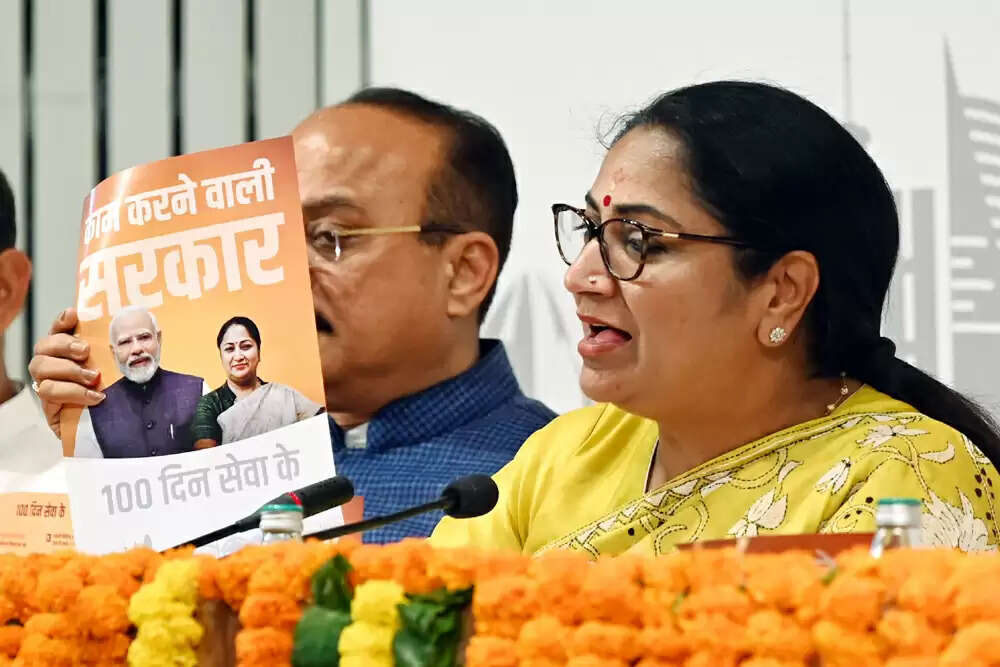 दिल्ली सरकार के 100 दिन: मुख्यमंत्री रेखा गुप्ता का विकास पर जोर