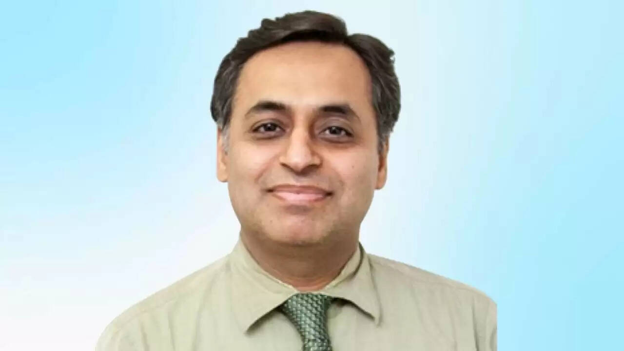 न्यू जर्सी के डॉक्टर रितेश कालरा पर गंभीर आरोप: यौन शोषण और ओपियोइड्स की धोखाधड़ी