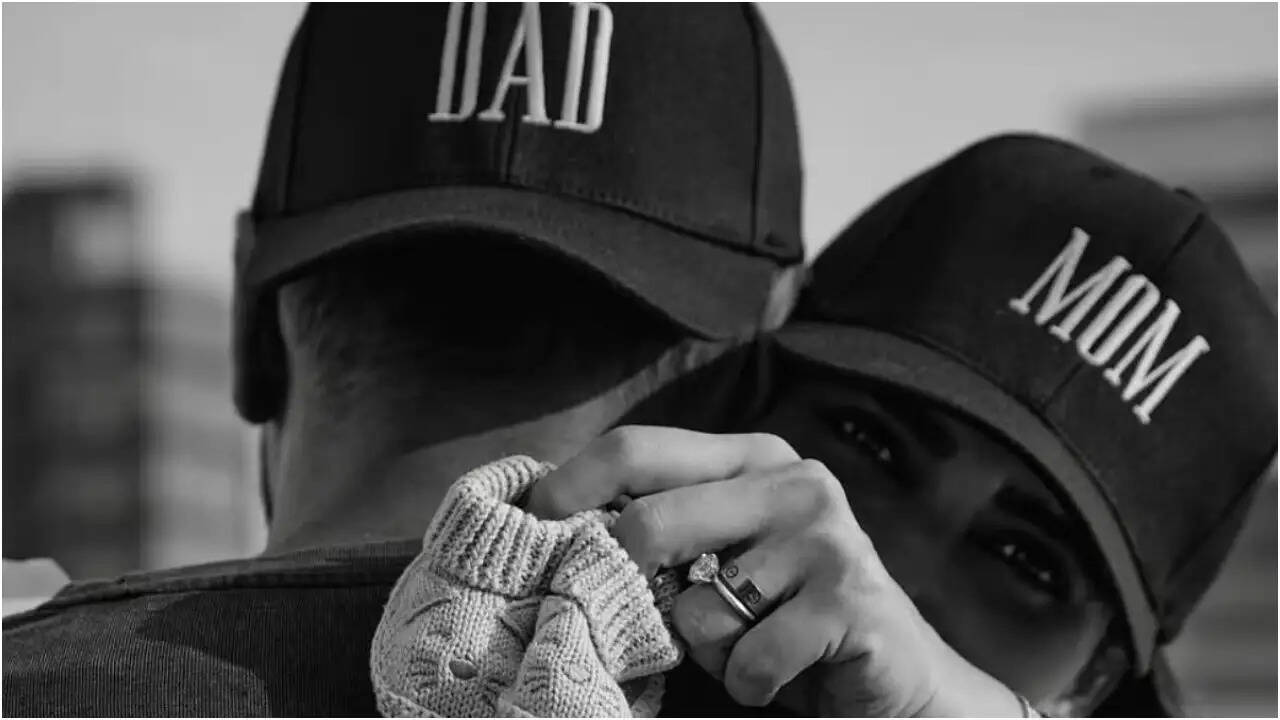 करिश्मा तन्ना ने प्रेग्नेंसी की खुशखबरी साझा की