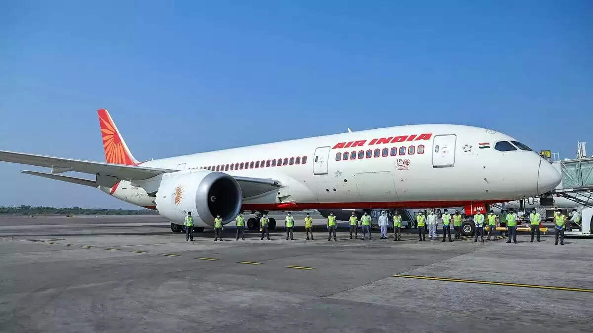 एयर इंडिया की उड़ानें रद्द, यात्रियों में बढ़ी चिंता