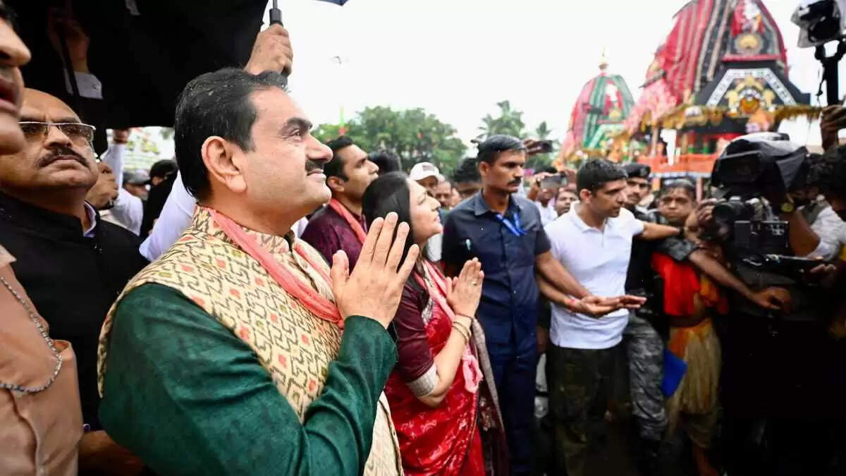 गौतम अडाणी ने रथ यात्रा 2025 में भाग लेकर भगवान जगन्नाथ के दर्शन किए