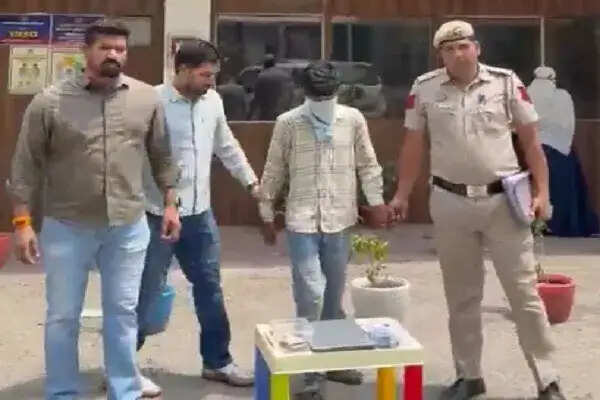 दिल्ली में मंडावली पुलिस ने चोरी के मामले का सफलतापूर्वक खुलासा किया
