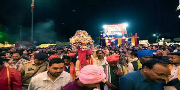 प्रजातांत्रिक व्यवस्था काे दरकिनार कर शासन द्वारा कमलचंद्र काे बस्तर महाराजा घोषित करने के बाद ही हाे सकेगी रथारूढ़ हाेने की परंपरा
