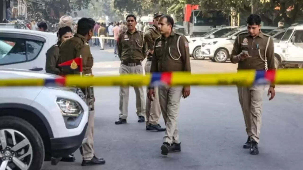 दिल्ली में करंट से मौत: क्या है हत्या की साजिश का सच?