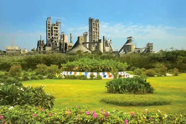 अदाणी ग्रुप की अंबुजा सीमेंट्स ने लीलाक लिमिटेड के साथ कम-कार्बन सीमेंट उत्पादन के लिए साझेदारी की
