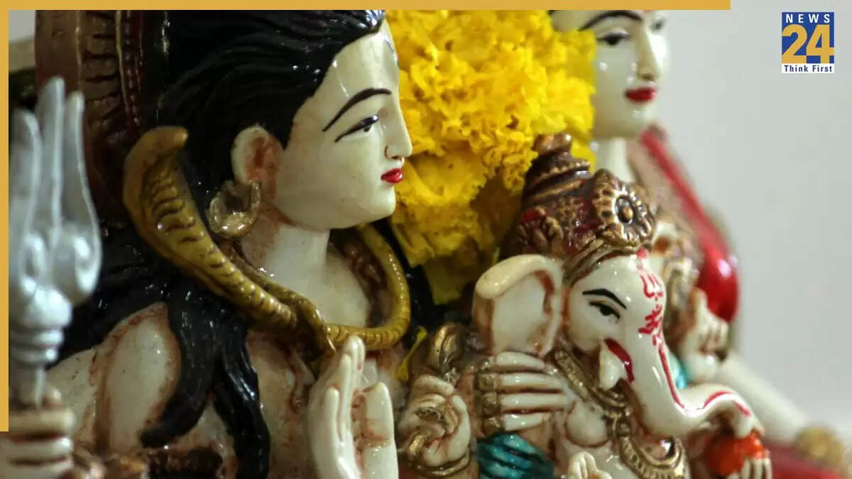 प्रदोष व्रत 2025: जानें कब है भाद्रपद का अंतिम व्रत