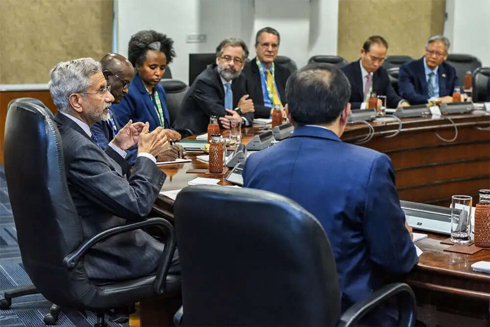 दिल्ली में ब्रिक्स प्लस बैठक: भारत की चुप्पी पर उठे सवाल