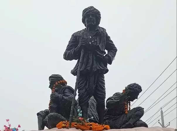 लोक नाटककार भिखारी ठाकुर की जयंती: भोजपुरी लोकसंस्कृति के अमर हस्ताक्षर