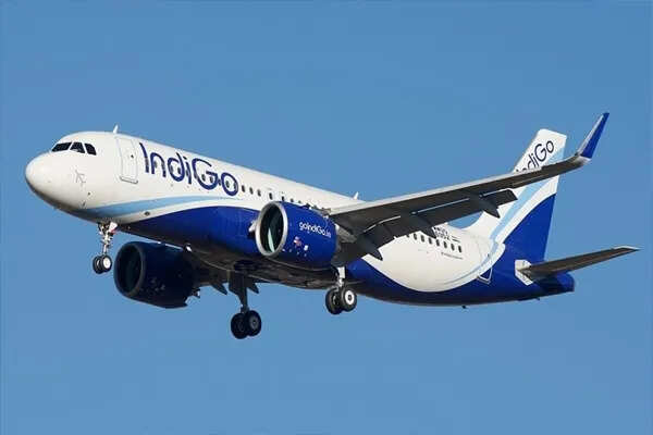 IndiGo की उड़ानों में भारी रद्दीकरण, DGCA ने की आपात बैठक