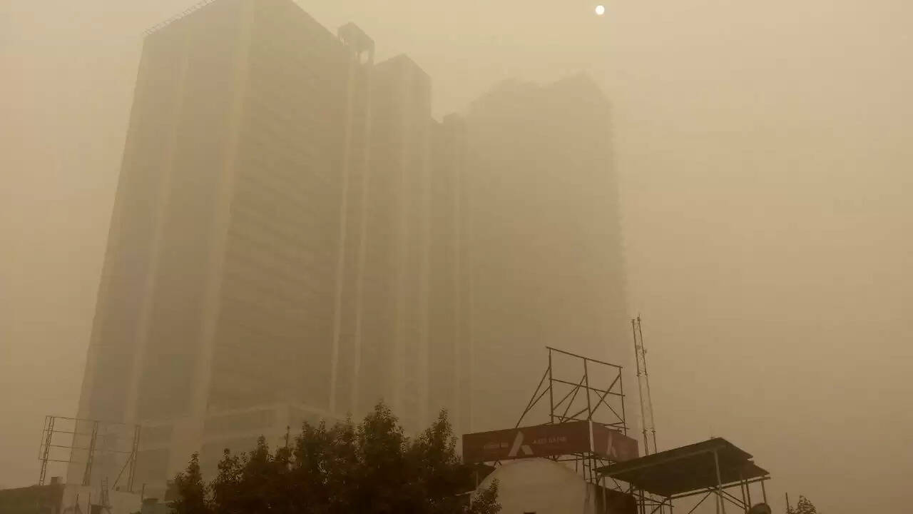 दिल्ली में वायु प्रदूषण पर नियंत्रण: सरकारी दफ्तरों के समय में बदलाव