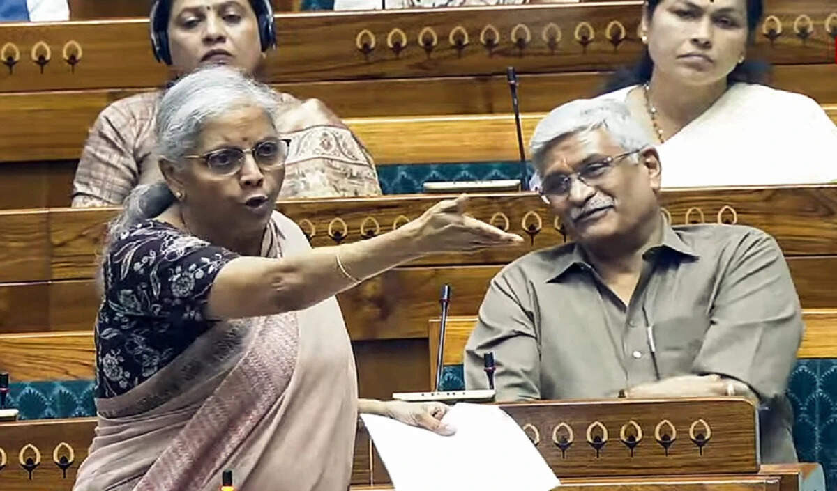 भारत का 2026-27 का बजट: केंद्रीय वित्त मंत्री निर्मला सीतारमण का ऐतिहासिक कदम