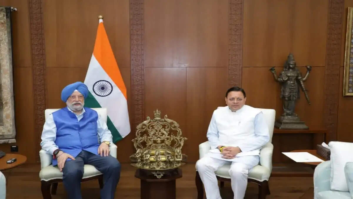 सीएम धामी ने चारधाम यात्रा के लिए 100% LPG आपूर्ति की मांग की