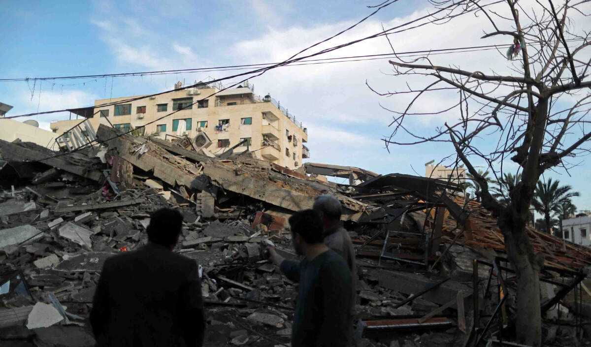 इज़राइल का गाज़ा पर आक्रमण: वित्त मंत्री की चेतावनी और बढ़ते तनाव