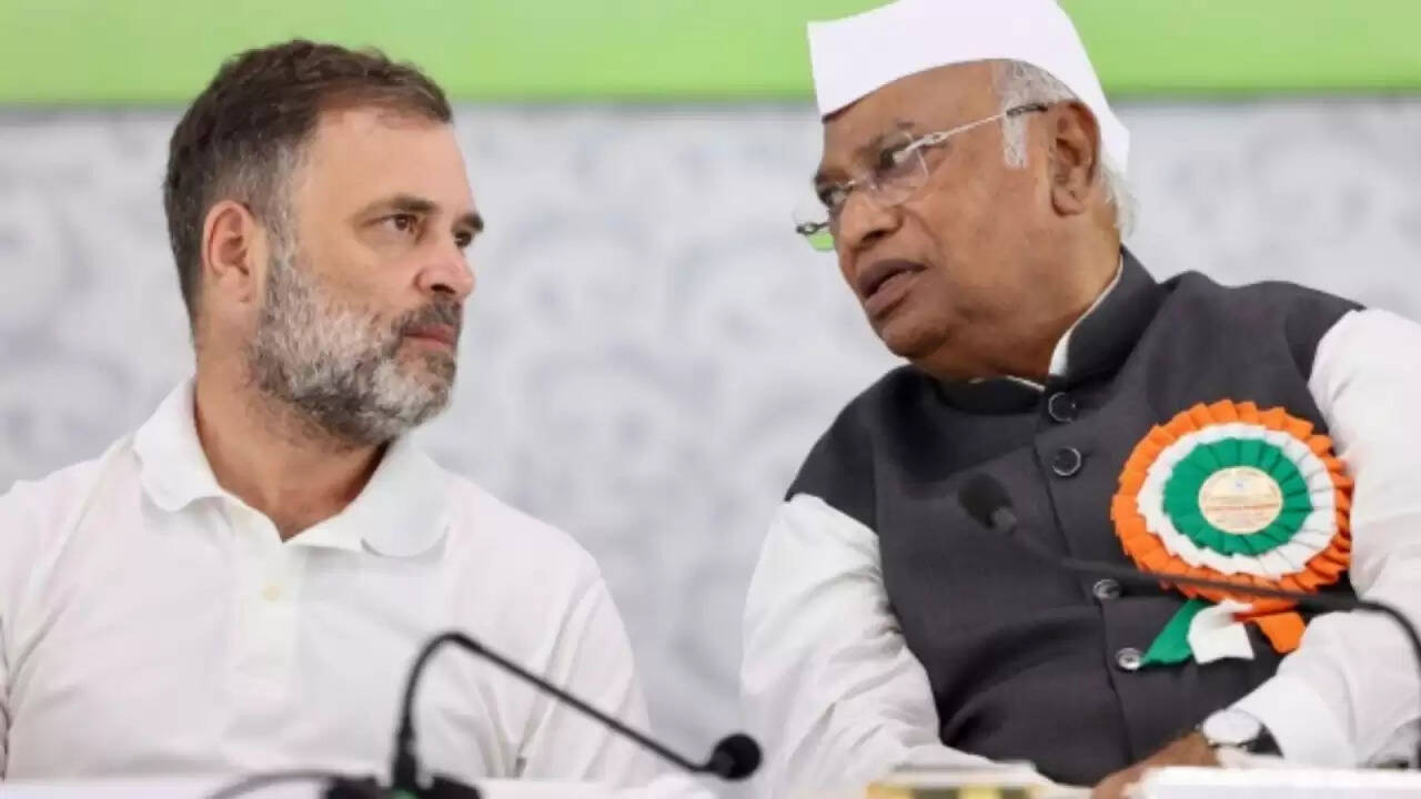 बिहार विधानसभा चुनाव 2025: कांग्रेस में टिकट वितरण पर उठे विवाद के बाद नेताओं का गुस्सा