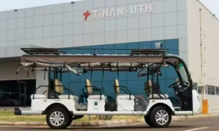 IIT हैदराबाद ने शुरू की AI संचालित ड्राइवरलेस बसों की सेवा