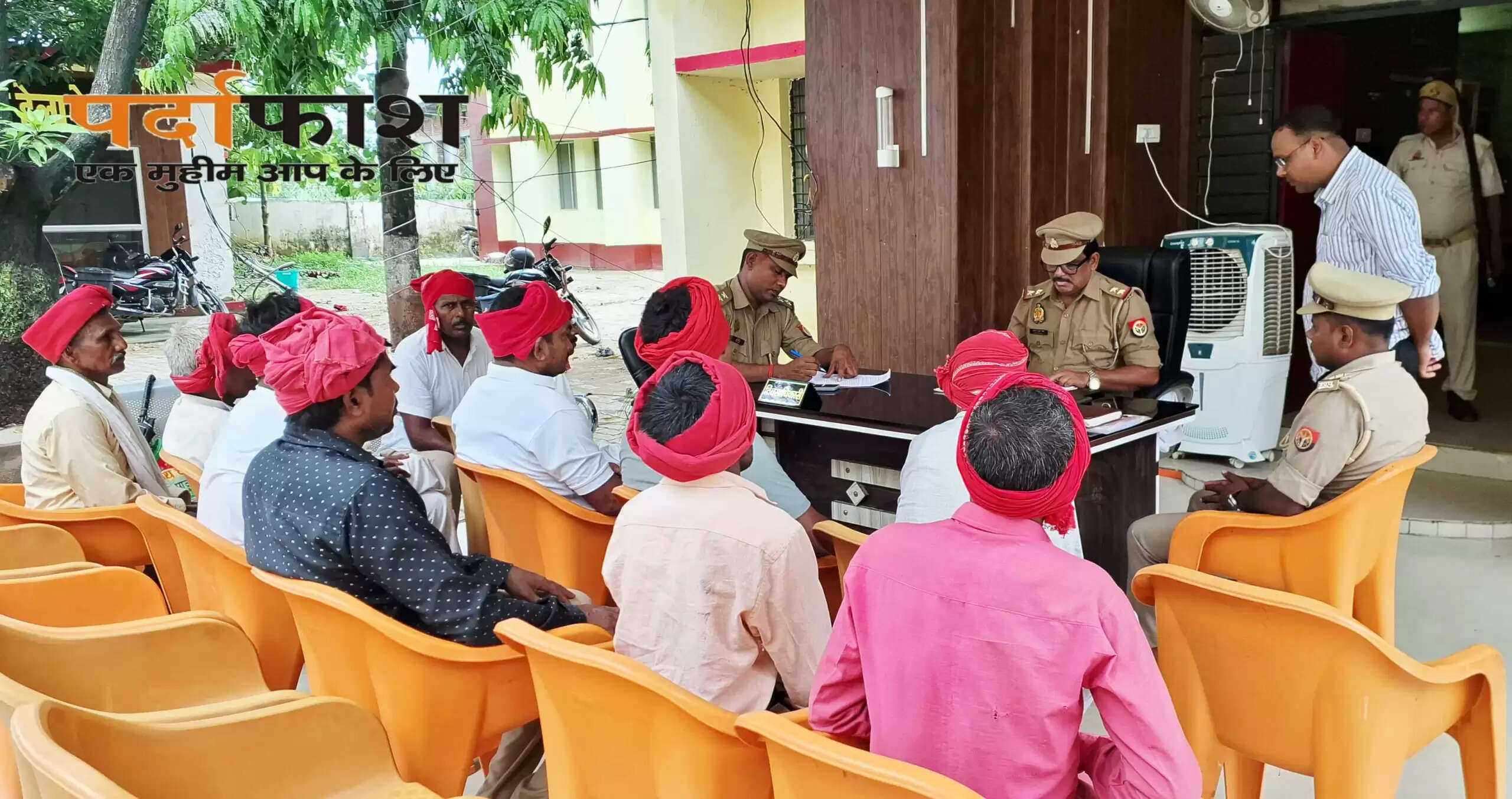 कोतवाली प्रभारी ने चौकीदारों के साथ की बैठक, सुरक्षा मुद्दों पर चर्चा