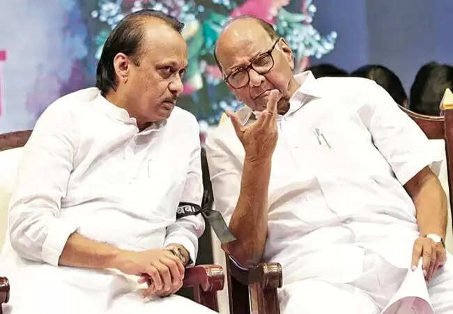 महाराष्ट्र में सियासी हलचल: शरद और अजित पवार के बीच बातचीत की संभावना खारिज