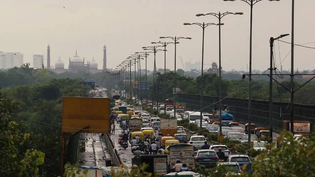 दिल्ली में तापमान में वृद्धि: 30 डिग्री सेल्सियस के पार पहुंचा