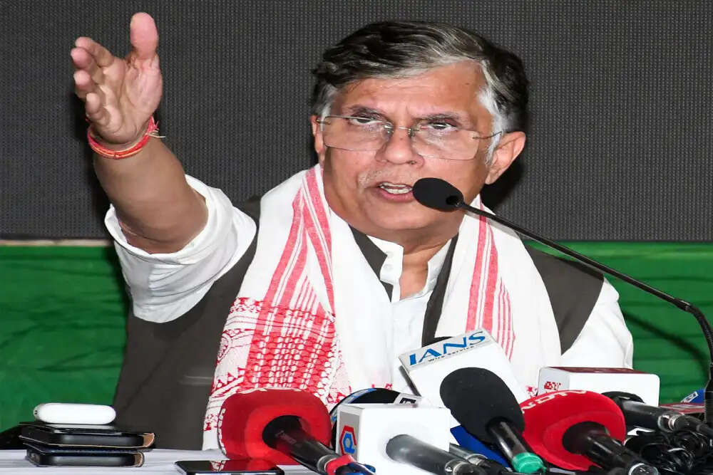 कांग्रेस के पवन खेड़ा पर हिमंत बिस्वा सरमा के आरोपों का साया