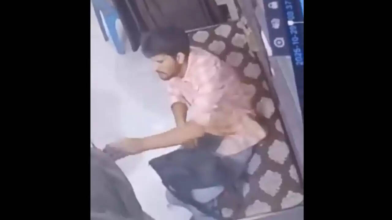 दिल्ली के लाल किले के पास विस्फोट: डॉ. उमर की नई सीसीटीवी फुटेज से खुलासा