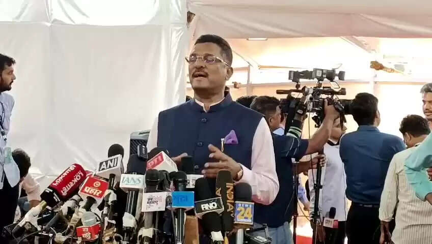 मराठी भाषा विवाद: शिंदे सरकार में मंत्री का बयान और रैली की अनुमति पर विवाद
