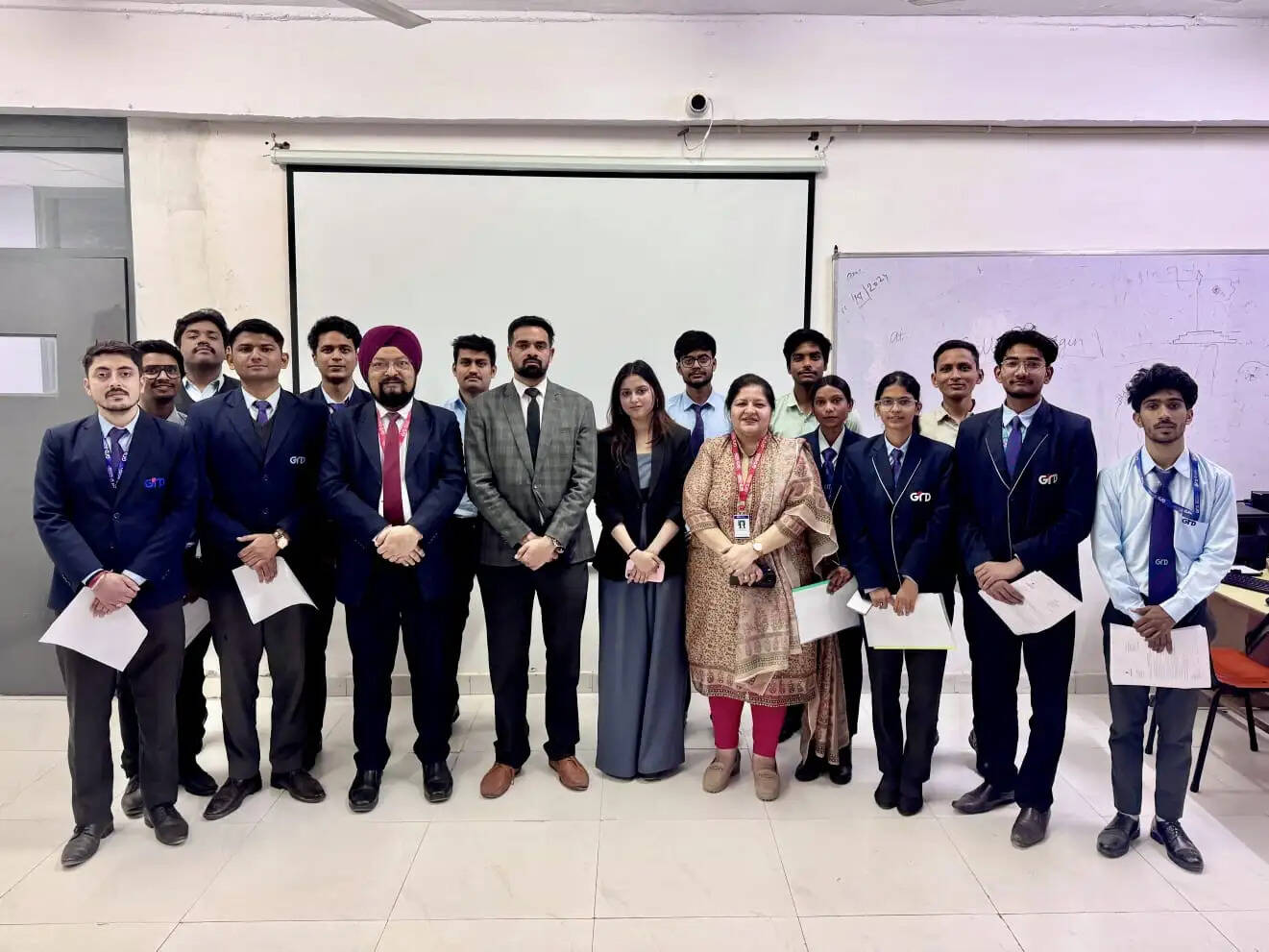 जी.आर.डी. इंस्टिट्यूट देहरादून के 77 छात्रों को मिली बहुराष्ट्रीय कंपनियों में नौकरी