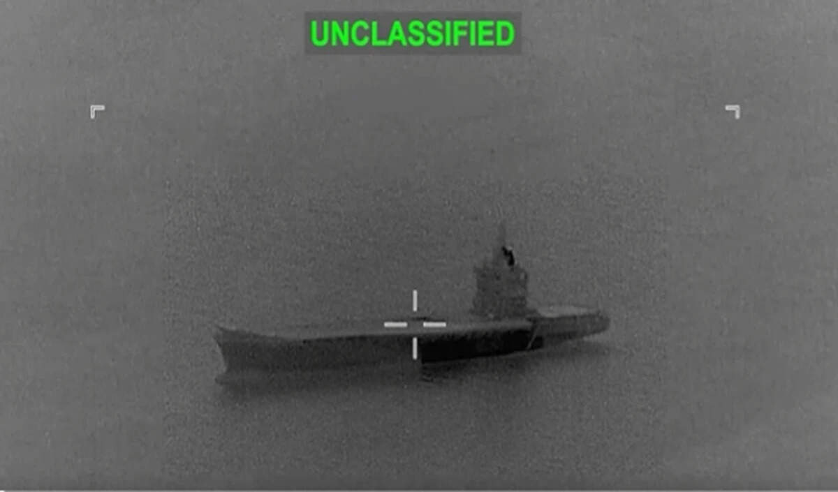 अमेरिका और ईरान के बीच समुद्र में बढ़ता तनाव: ड्रोन कैरियर पर हमला